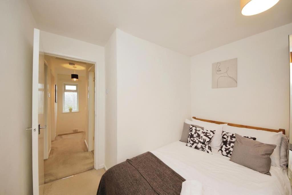 Beautiful Home Close To Town Free Netflix, Wifi Solihull Exterior photo